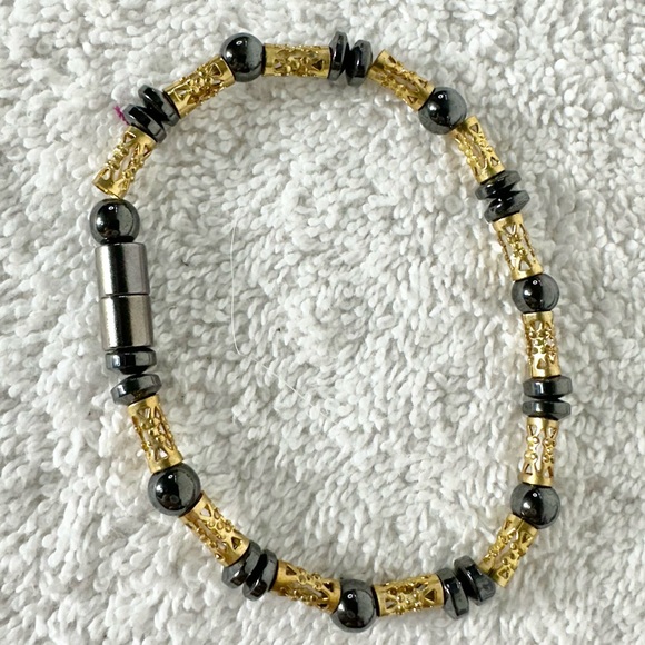 5/$35 Handmade Metallic Magnetic Beaded Bracelet With Magnetic Closure - Picture 12 of 12